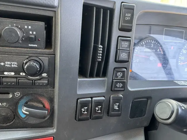 いすゞ エルフ TKG-NMR85N(2WD)の写真20