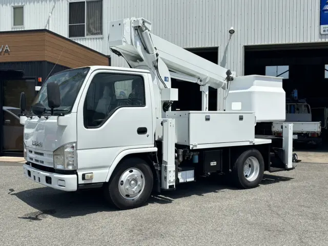 シンワジドウシャは、兵庫県下展示場にて、販売・買取・車検・整備・鈑金・保険『ワンストップサービス』をすべてのお客様にご提供いたします！|いすゞ エルフ TKG-NKR85N(2WD)の写真1