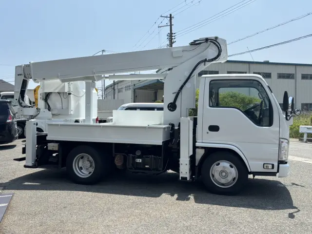 アイチコーポレーション・タダノ・新明和・極東・ユニック・ヒアブ・フジマイティー・フルハーフ・矢野特殊・前田製作所・エスマック・パブコ・東プレ|いすゞ エルフ TKG-NKR85N(2WD)の写真7