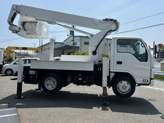 いすゞ エルフ TKG-NKR85N(2WD)の写真20