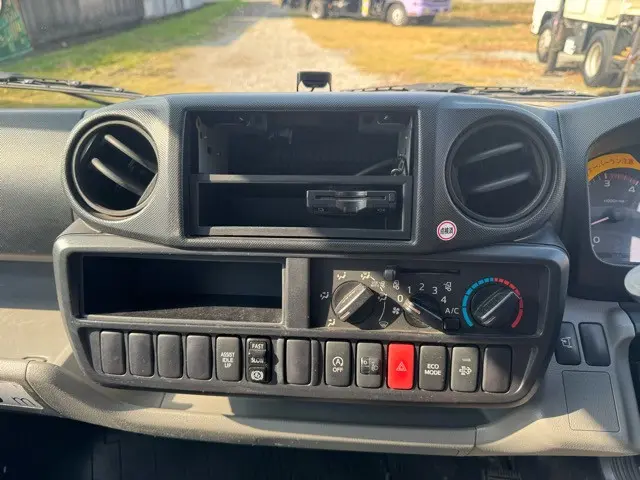 はじめまして!姫路の親和自動車です!全国47都道府県どこでも販売、陸送が可能です!全国47都道府県どこでも販売、陸送が可能です!|日野 デュトロ TKG-XZU600E(2WD)の写真18