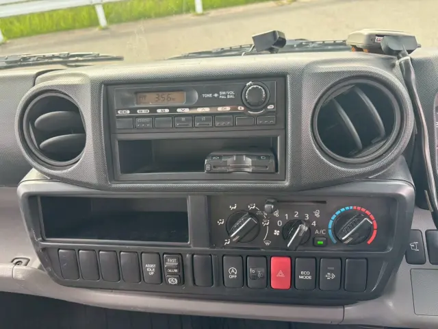 シンワジドウシャは、兵庫県下展示場にて、販売・買取・車検・整備・鈑金・保険『ワンストップサービス』をすべてのお客様にご提供いたします!|日野 デュトロ TKG-XZU600X(2WD)の写真12