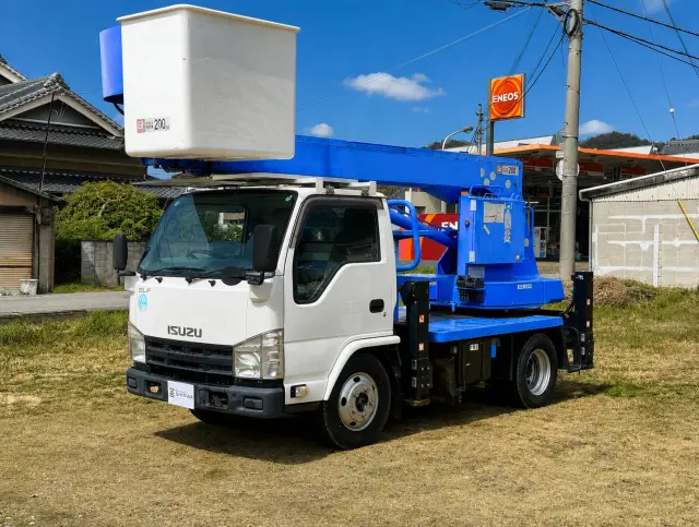 シンワジドウシャは、兵庫県下展示場にて、販売・買取・車検・整備・鈑金・保険『ワンストップサービス』をすべてのお客様にご提供いたします！|いすゞ エルフ TKG-NKR85N(2WD)の写真1