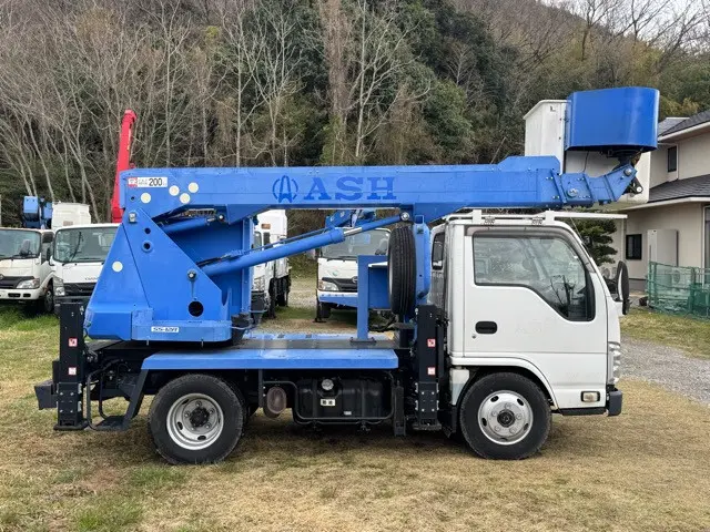 軽自動車(軽四)、軽バン、軽トラック、セダン、クーペ、オープン、スポーツカー、ワゴン、ミニバン、ワンボックスカー、ハッチバック、SUV、ピックアップ、バン、トラック、バス、福祉車、キャンピングカー|いすゞ エルフ TKG-NKR85N(2WD)の写真5