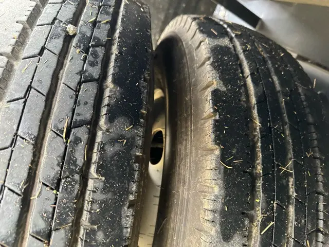 積載車、ダンプ、箱バン、クレーン付き、パワーゲート付き、Wキャブトラック、幌トラック、ウイング車、冷凍冷蔵車、保冷車、教習車、タクシー|いすゞ エルフ TKG-NKR85N(2WD)の写真11