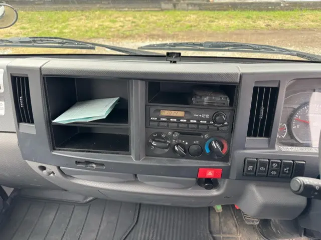 いすゞ エルフ TKG-NKR85N(2WD)の写真16