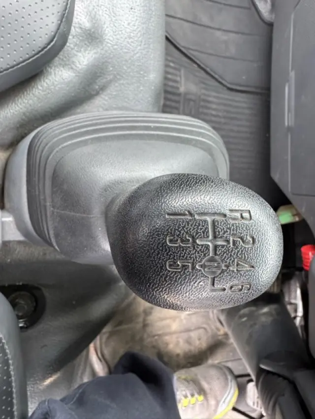 いすゞ エルフ TKG-NKR85N(2WD)の写真16