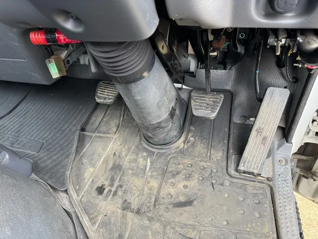 いすゞ エルフ TKG-NKR85N(2WD)の写真18