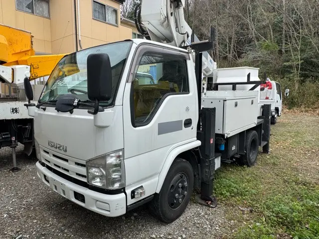 シンワジドウシャは、兵庫県下展示場にて、販売・買取・車検・整備・鈑金・保険『ワンストップサービス』をすべてのお客様にご提供いたします！|いすゞ エルフ TKG-NKR85N(2WD)の写真1