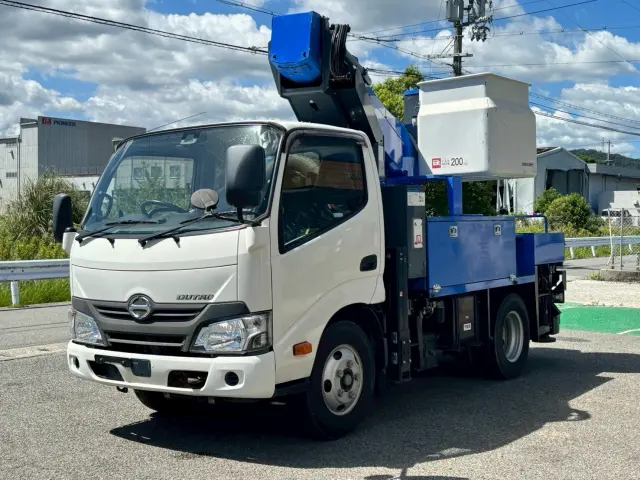 シンワジドウシャは、兵庫県下展示場にて、販売・買取・車検・整備・鈑金・保険『ワンストップサービス』をすべてのお客様にご提供いたします！|日野 デュトロ TKG-XZU600X(2WD)の写真1