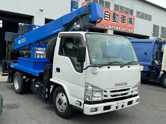 いすゞ エルフ TPG-NKR85N(2WD)の写真1