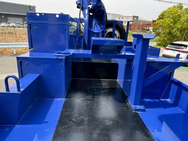 いすゞ エルフ BKG-NKR85AN(2WD)の写真12