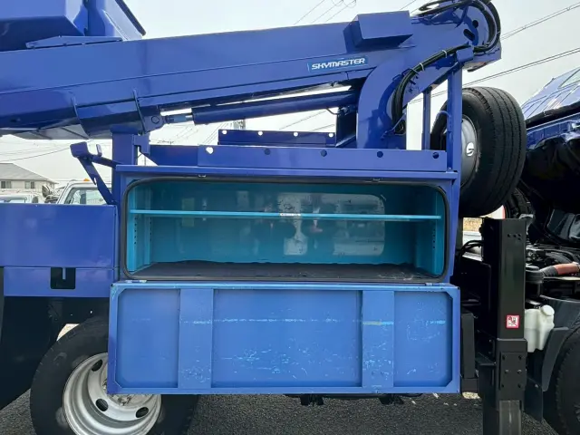 いすゞ エルフ BKG-NKR85AN(2WD)の写真13