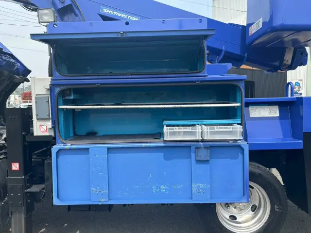 いすゞ エルフ BKG-NKR85AN(2WD)の写真15