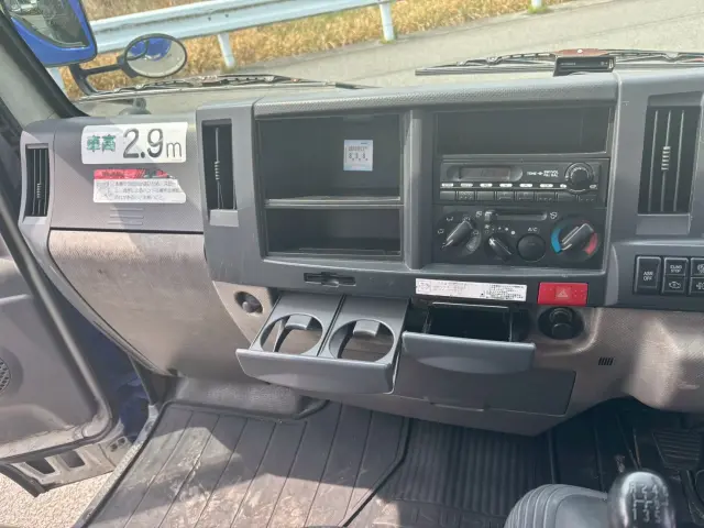 いすゞ エルフ BKG-NKR85AN(2WD)の写真25