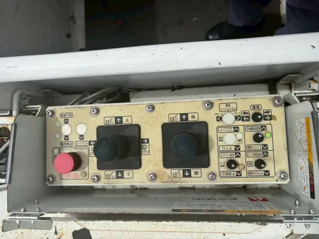 いすゞ エルフ TPG-NKR85AN(2WD)の写真18