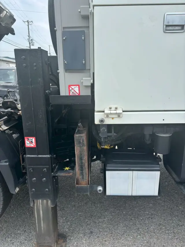 いすゞ エルフ TPG-NKR85AN(2WD)の写真22