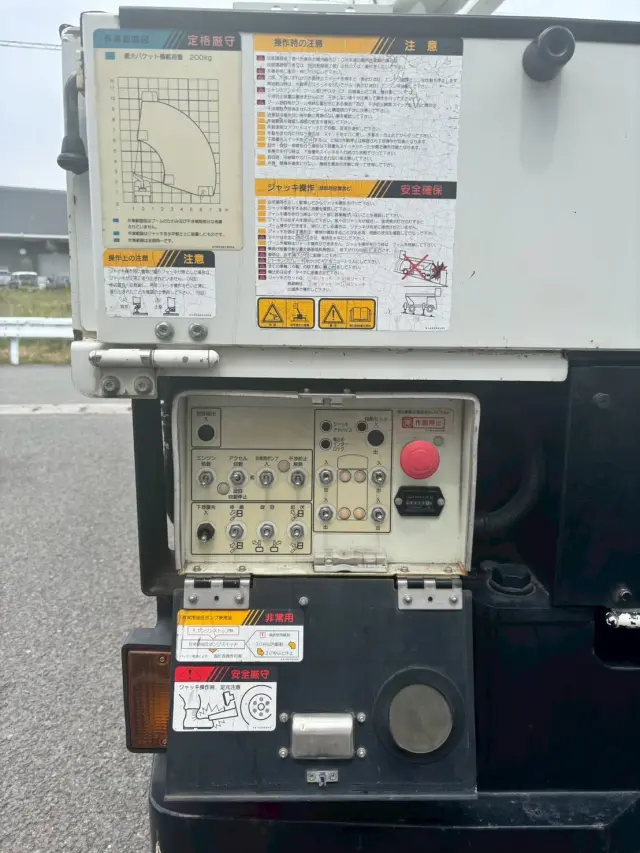 いすゞ エルフ TPG-NKR85AN(2WD)の写真27