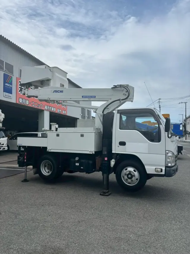 いすゞ エルフ TPG-NKR85AN(2WD)の写真29