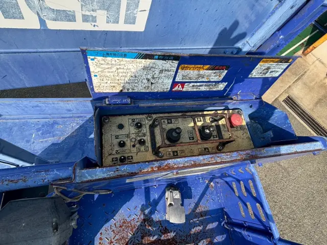 いすゞ エルフ BKG-NKR85Nの写真10