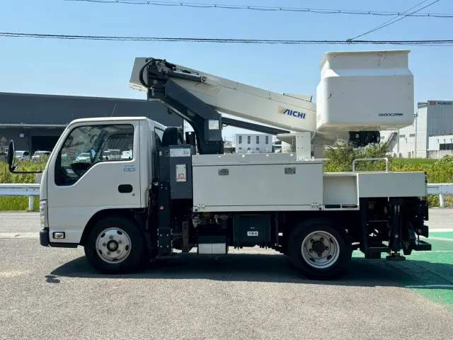 トラックについての知識には自信があります！|いすゞ エルフ 2RG-NKR88AN(2WD)の写真2