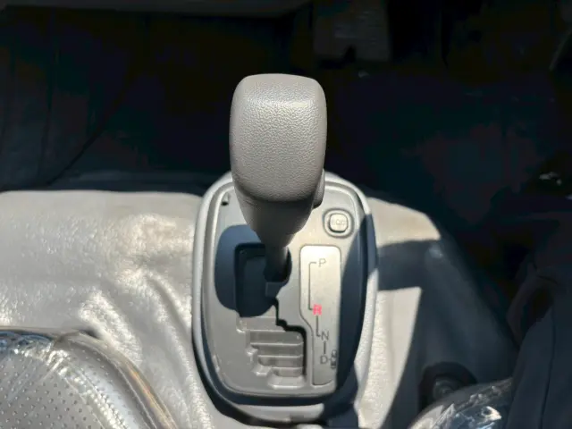 いすゞ エルフ 2RG-NKR88AN(2WD)の写真27