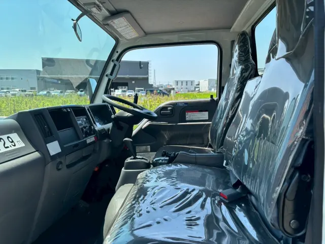 いすゞ エルフ 2RG-NKR88AN(2WD)の写真29