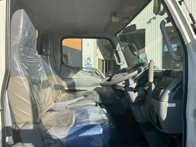 積載車、ダンプ、箱バン、クレーン付き、パワーゲート付き、Wキャブトラック、幌トラック、ウイング車、冷凍冷蔵車、保冷車、教習車、タクシー|その他 三菱ふそう D50A(2WD)の写真11