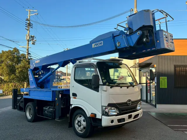 シンワジドウシャは、兵庫県下展示場にて、販売・買取・車検・整備・鈑金・保険『ワンストップサービス』をすべてのお客様にご提供いたします！|日野 デュトロ TKG-XZU642F(2WD)の写真1