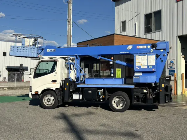 アイチコーポレーション・タダノ・新明和・極東・ユニック・ヒアブ・フジマイティー・フルハーフ・矢野特殊・前田製作所・エスマック・パブコ・東プレ|日野 デュトロ TKG-XZU642F(2WD)の写真7