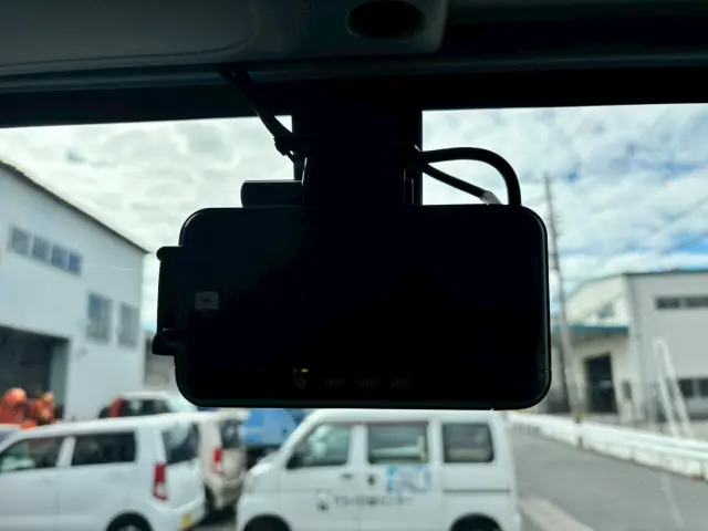 いすゞ エルフ 2RG-NPR88AN(2WD)の写真18