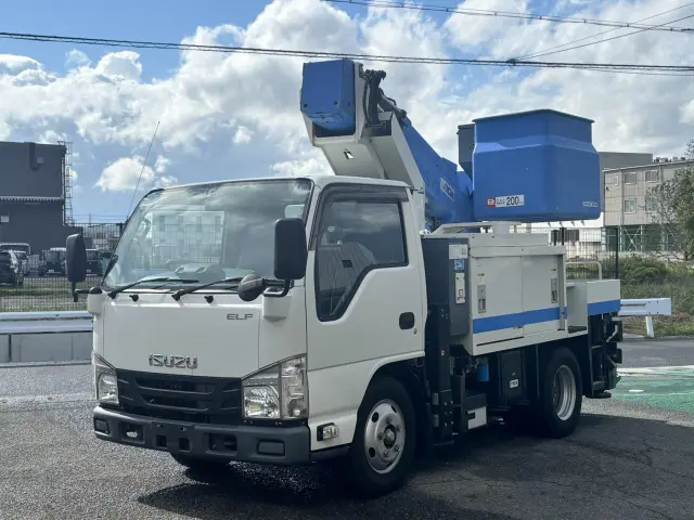 シンワジドウシャは、兵庫県下展示場にて、販売・買取・車検・整備・鈑金・保険『ワンストップサービス』をすべてのお客様にご提供いたします!|いすゞ エルフ 2RG-NKR88AN(2WD)の写真3