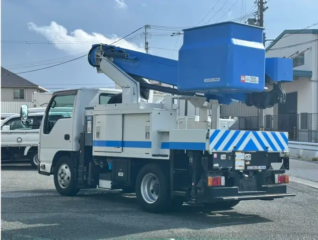 トラックについての知識には自信があります!|いすゞ エルフ 2RG-NKR88AN(2WD)の写真4