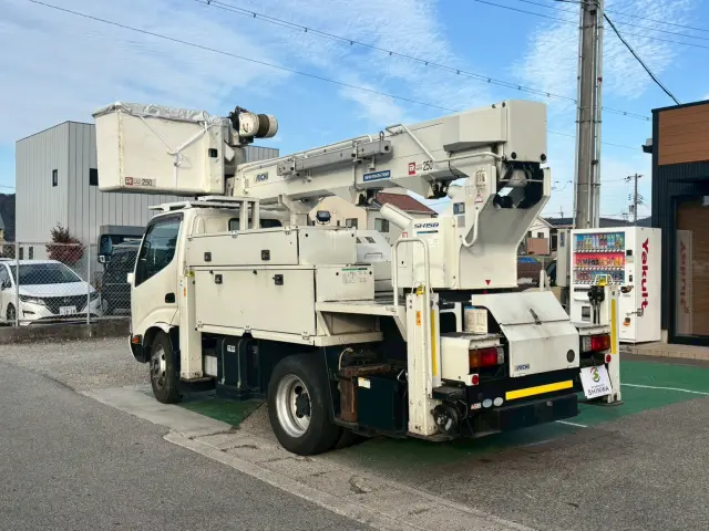 アイチコーポレーション・タダノ・新明和・極東・ユニック・ヒアブ・フジマイティー・フルハーフ・矢野特殊・前田製作所・エスマック・パブコ・東プレ|日野 デュトロ TKG-XZU600Fの写真8