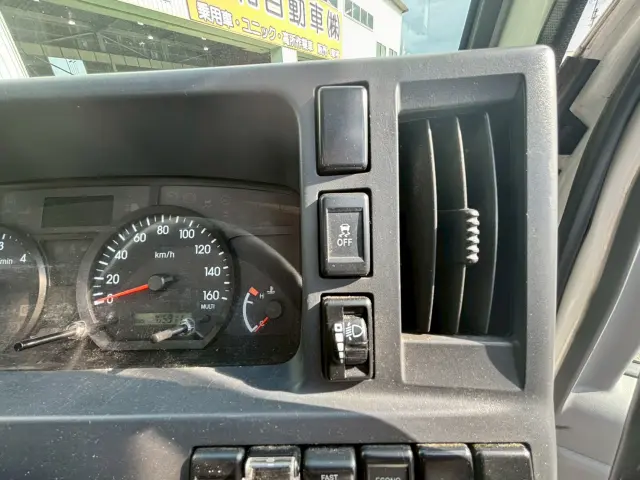 いすゞ エルフ 2RG-NKR88AN(2WD)の写真19
