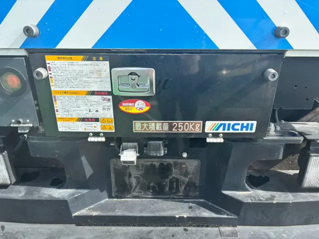 いすゞ エルフ 2RG-NKR88AN(2WD)の写真29
