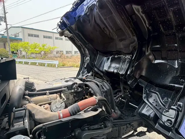 シンワジドウシャは、兵庫県下展示場にて、販売・買取・車検・整備・鈑金・保険『ワンストップサービス』をすべてのお客様にご提供いたします!|いすゞ エルフ BKG-NKR85AN(2WD)の写真16