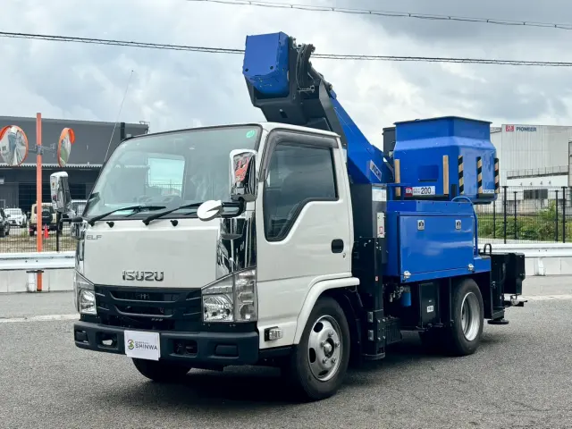 いすゞ エルフ 2RG-NKR88N(2WD)の写真1