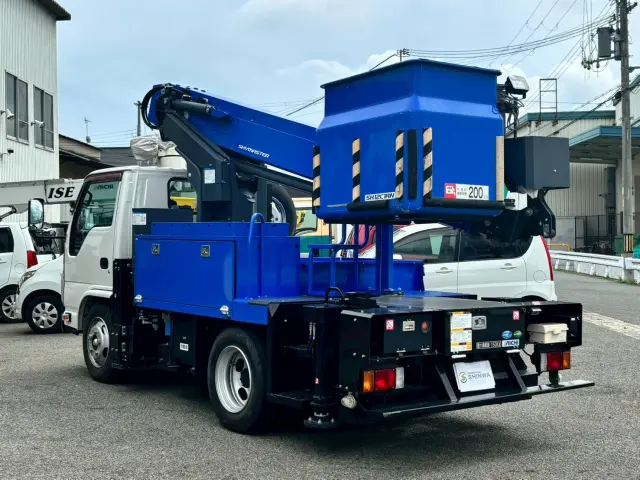 いすゞ エルフ 2RG-NKR88N(2WD)の写真3