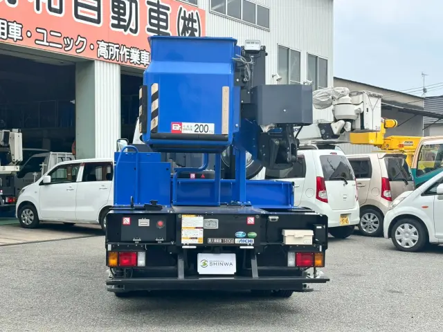 いすゞ エルフ 2RG-NKR88N(2WD)の写真4