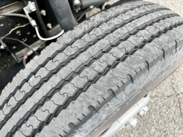 いすゞ エルフ 2RG-NKR88N(2WD)の写真11