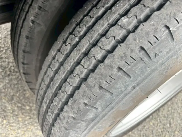 いすゞ エルフ 2RG-NKR88N(2WD)の写真13