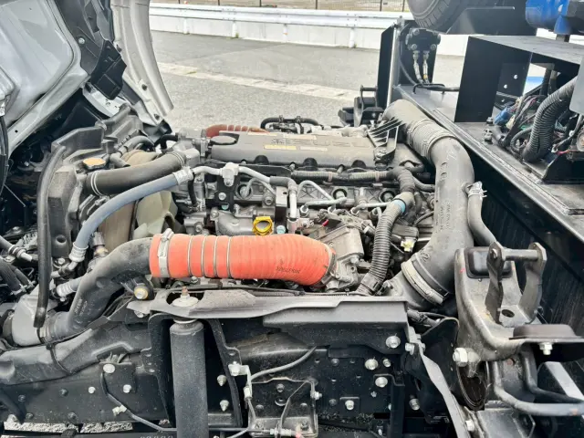 いすゞ エルフ 2RG-NKR88N(2WD)の写真15