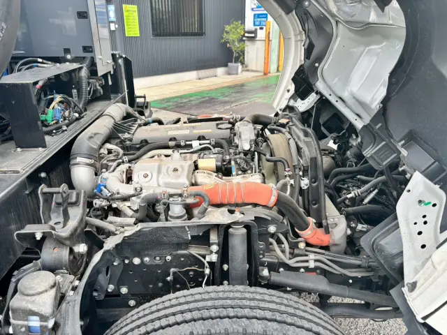 いすゞ エルフ 2RG-NKR88N(2WD)の写真16