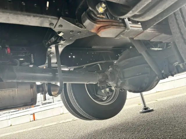 いすゞ エルフ 2RG-NKR88N(2WD)の写真23
