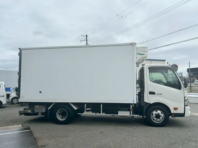 シンワジドウシャは、兵庫県下展示場にて、販売・買取・車検・整備・鈑金・保険『ワンストップサービス』をすべてのお客様にご提供いたします!|日野 デュトロ TKG-XZU710M(2WD)の写真4