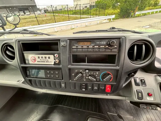 積載車、ダンプ、箱バン、クレーン付き、パワーゲート付き、Wキャブトラック、幌トラック、ウイング車、冷凍冷蔵車、保冷車、教習車、タクシー|日野 デュトロ TKG-XZU710M(2WD)の写真11