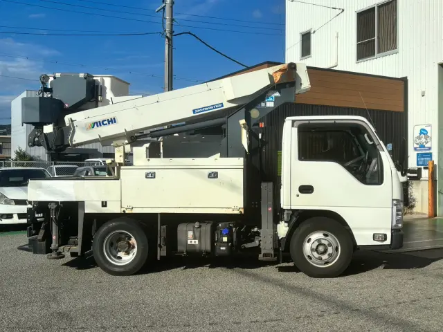 シンワジドウシャは、兵庫県下展示場にて、販売・買取・車検・整備・鈑金・保険『ワンストップサービス』をすべてのお客様にご提供いたします!|いすゞ エルフ 2RG-NKR88AN(2WD)の写真3