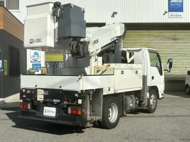 トラックについての知識には自信があります!|いすゞ エルフ 2RG-NKR88AN(2WD)の写真4