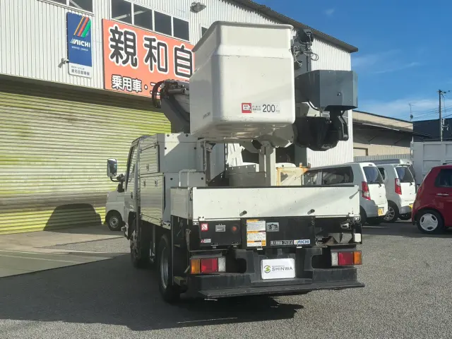 京都府、大阪府、兵庫県、奈良県、和歌山県、鳥取県、島根県、岡山県、広島県、山口県、徳島県、香川県、愛媛県、高知県、福岡県、佐賀県、長崎県、熊本県、大分県、宮崎県、鹿児島県、沖縄県|いすゞ エルフ 2RG-NKR88AN(2WD)の写真6